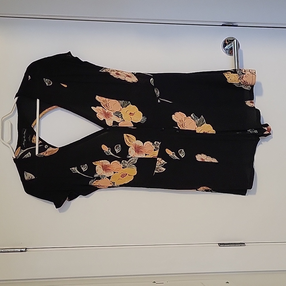 Floral romper shorts with cutout back